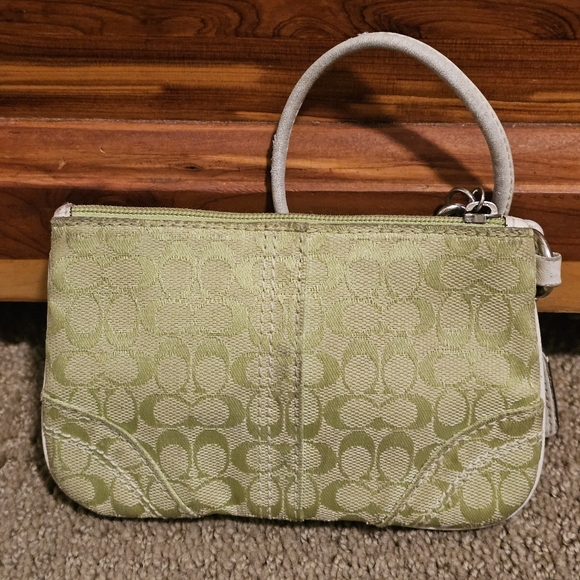 Green Yellow Coach Wristlet Pre-owned - Picture 3 of 8